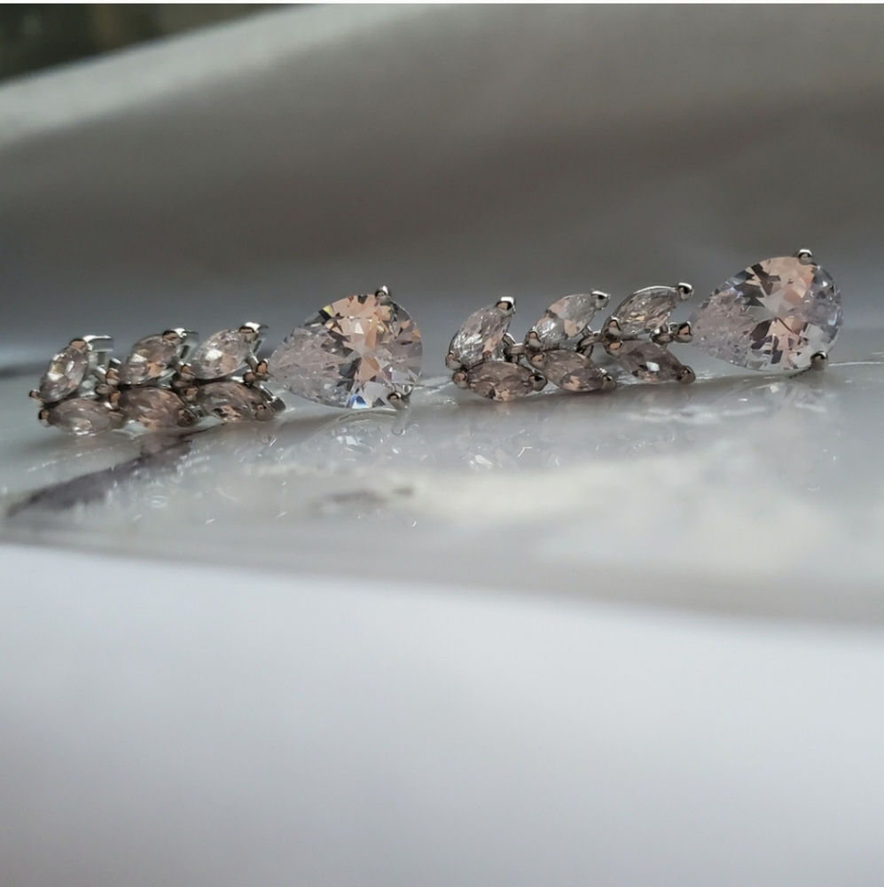 New Gorgeous White Sapphire Drop Earrings - Picture 7 of 9